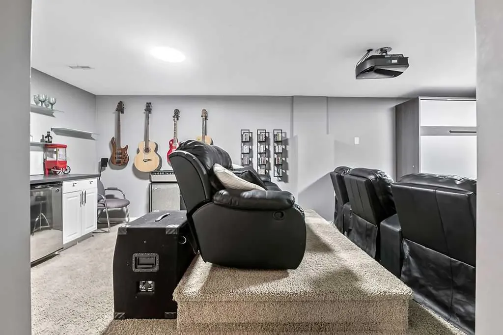 113 Harvest Oak Rise NE Calgary AB T3K 4T9