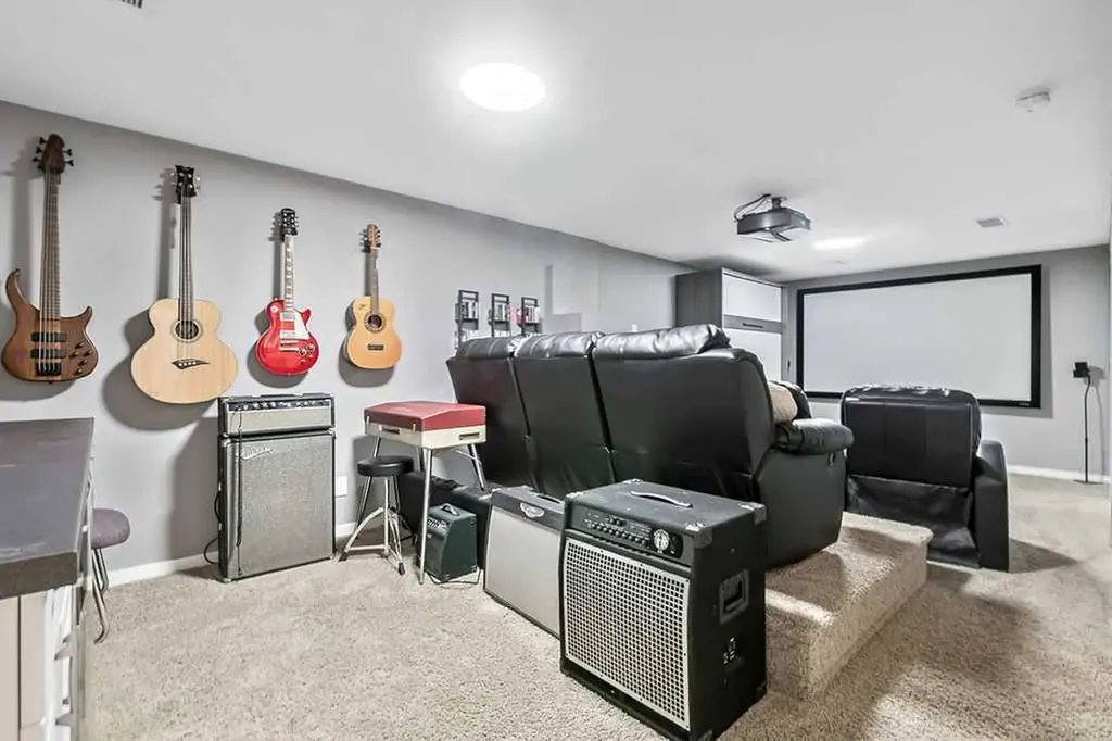 113 Harvest Oak Rise NE Calgary AB T3K 4T9