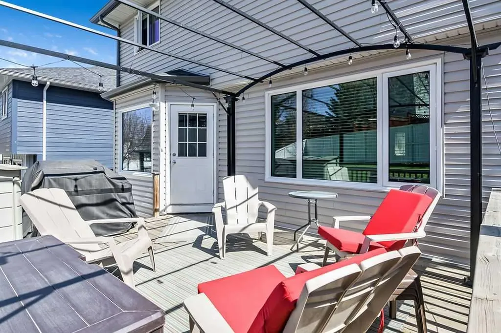 113 Harvest Oak Rise NE Calgary AB T3K 4T9