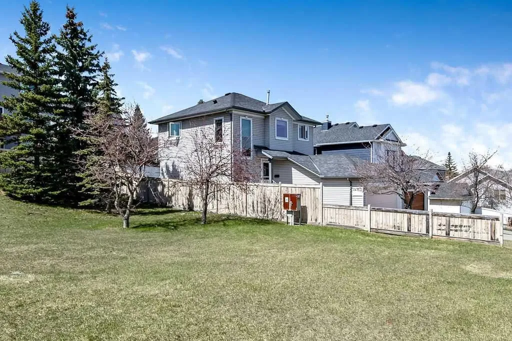 113 Harvest Oak Rise NE Calgary AB T3K 4T9
