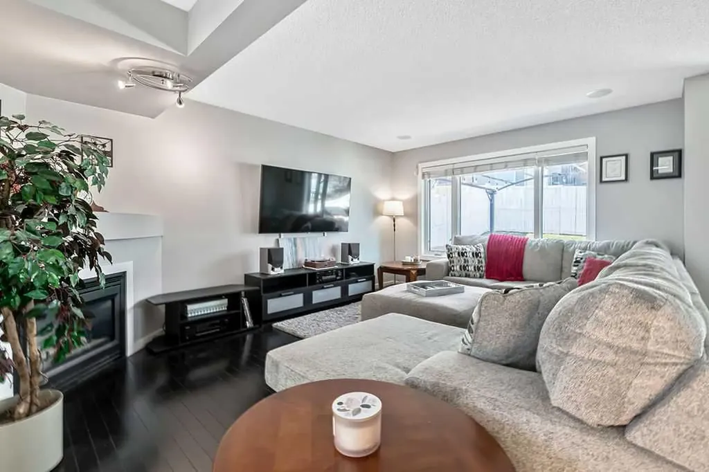 113 Harvest Oak Rise NE Calgary AB T3K 4T9