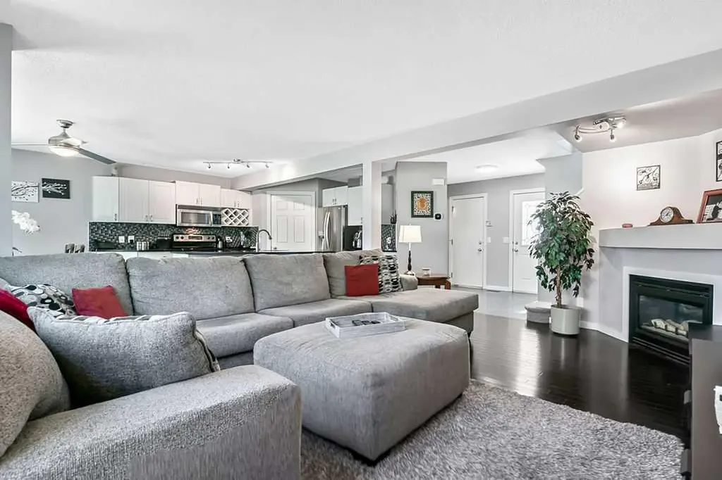 113 Harvest Oak Rise NE Calgary AB T3K 4T9