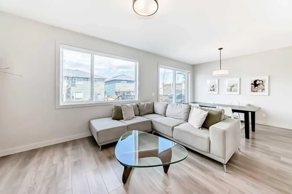 81 Willow Court Cochrane AB T4C 2S7