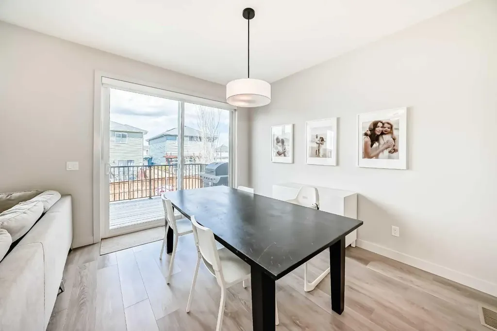 81 Willow Court Cochrane AB T4C 2S7