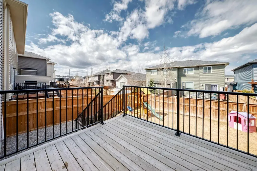 81 Willow Court Cochrane AB T4C 2S7