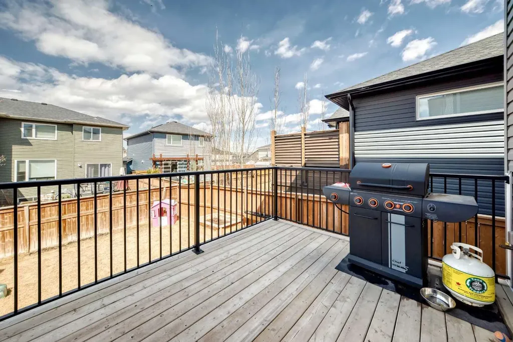 81 Willow Court Cochrane AB T4C 2S7