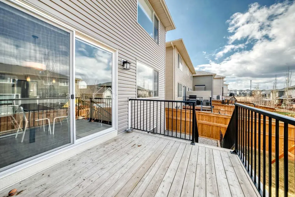 81 Willow Court Cochrane AB T4C 2S7