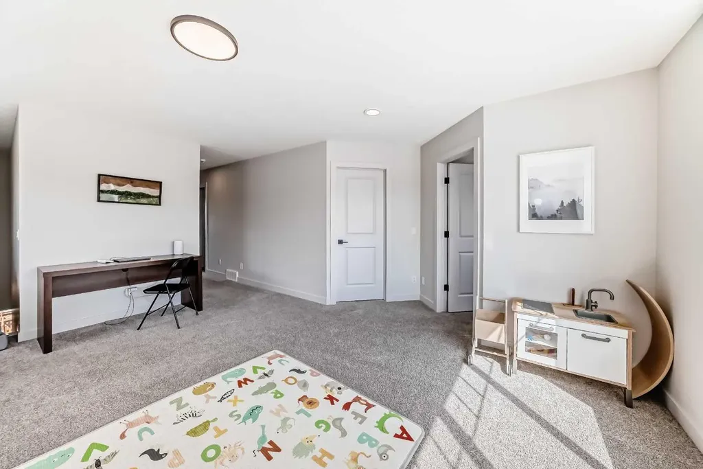 81 Willow Court Cochrane AB T4C 2S7