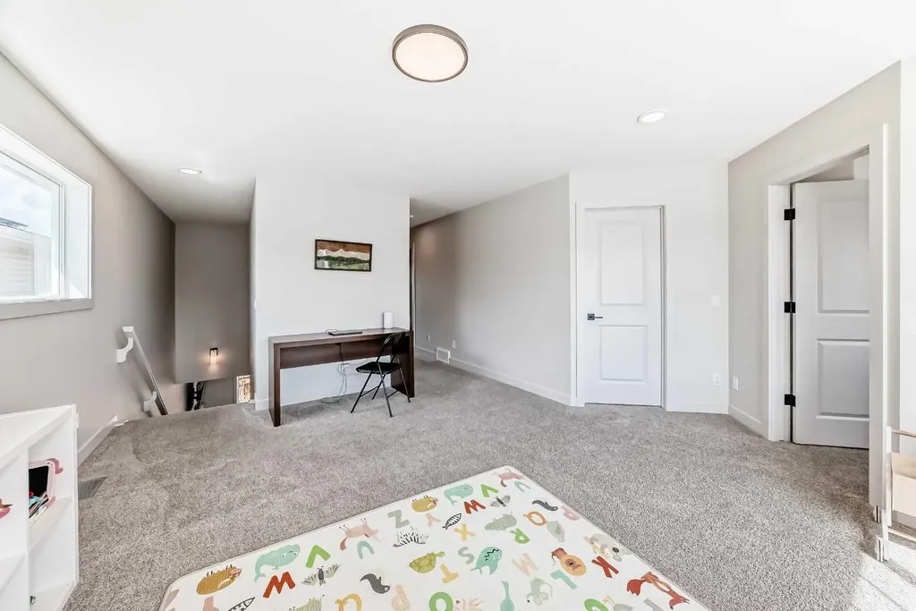 81 Willow Court Cochrane AB T4C 2S7