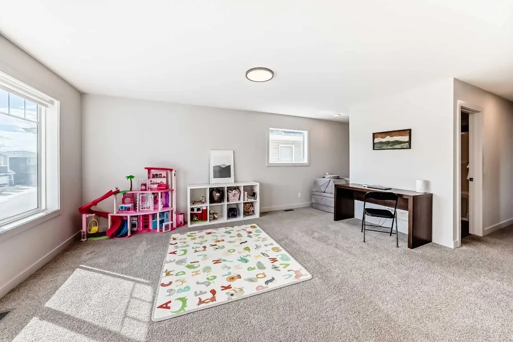 81 Willow Court Cochrane AB T4C 2S7
