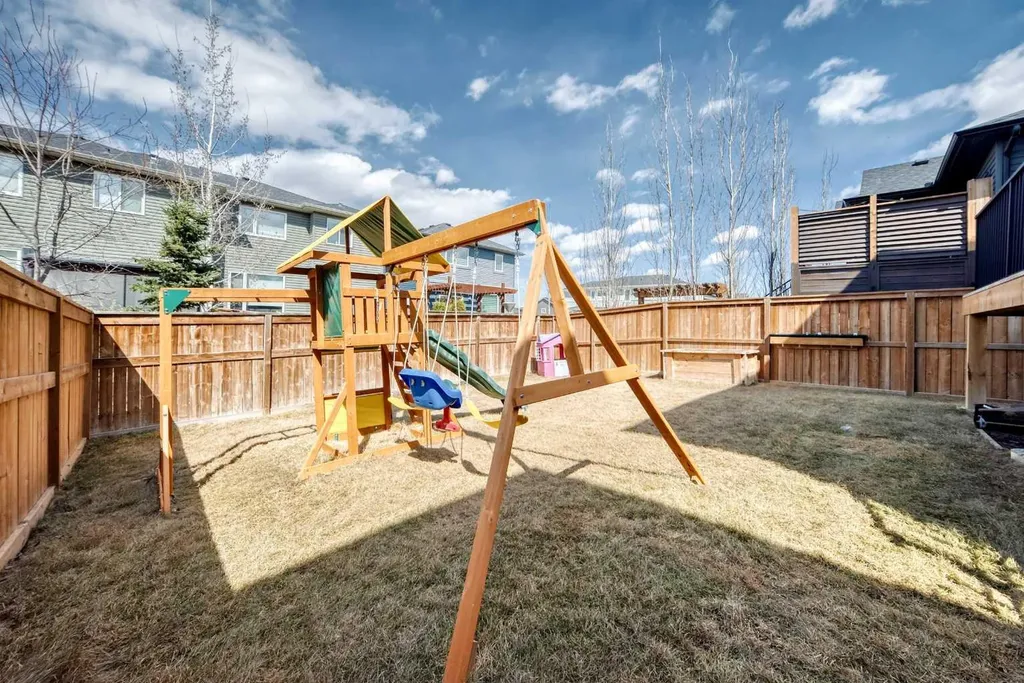 81 Willow Court Cochrane AB T4C 2S7