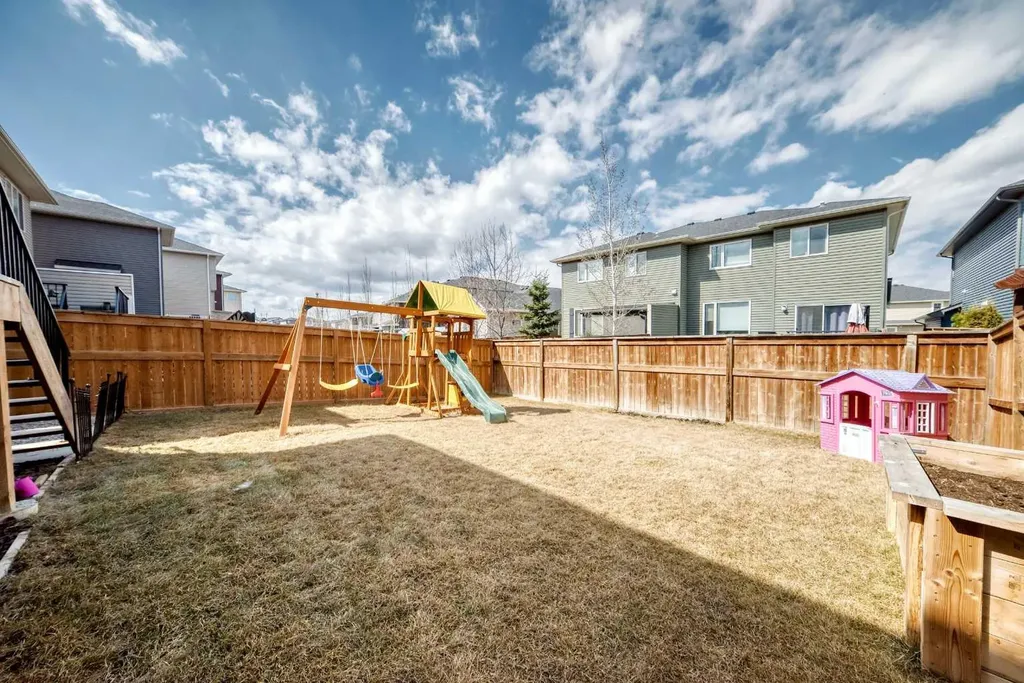 81 Willow Court Cochrane AB T4C 2S7