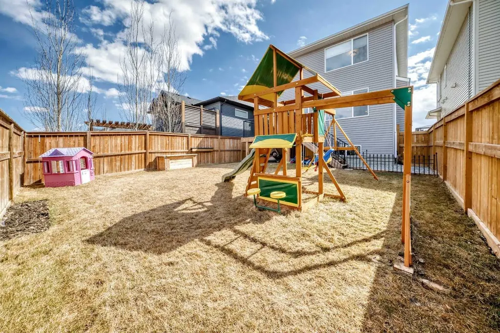 81 Willow Court Cochrane AB T4C 2S7