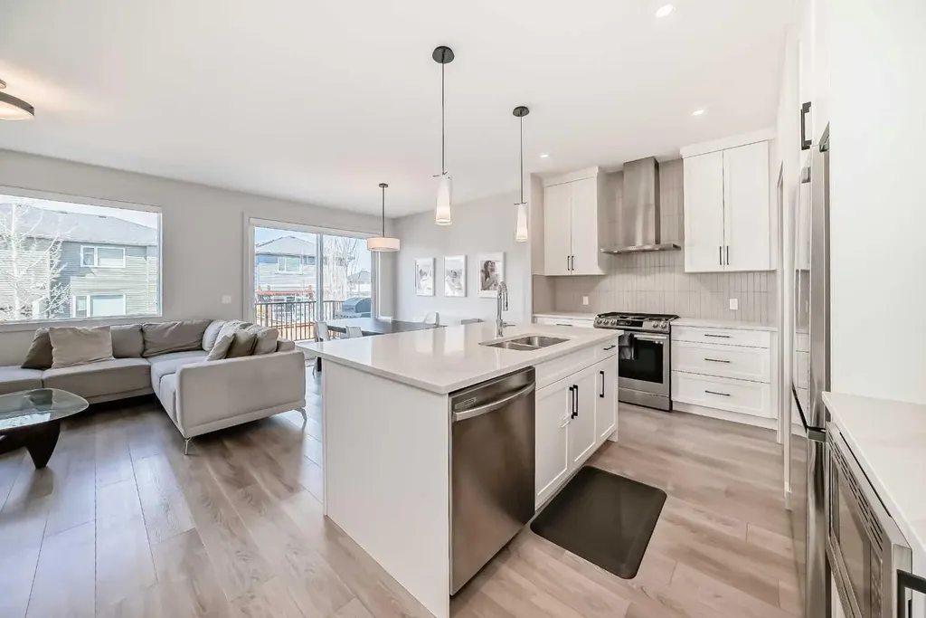 81 Willow Court Cochrane AB T4C 2S7
