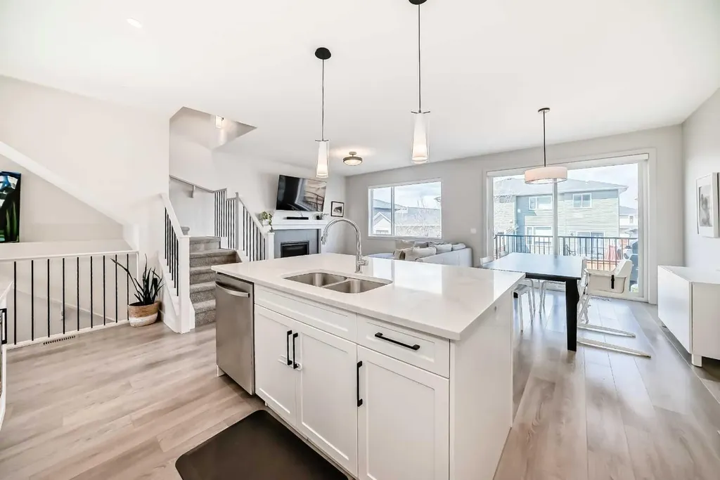 81 Willow Court Cochrane AB T4C 2S7