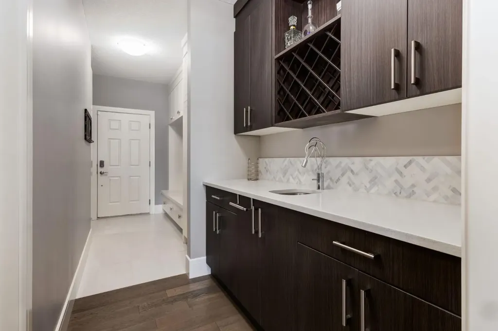 109 Kinniburgh Bay Chestermere AB T1X0M2
