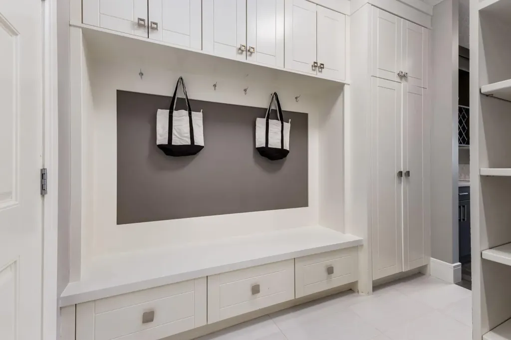 109 Kinniburgh Bay Chestermere AB T1X0M2