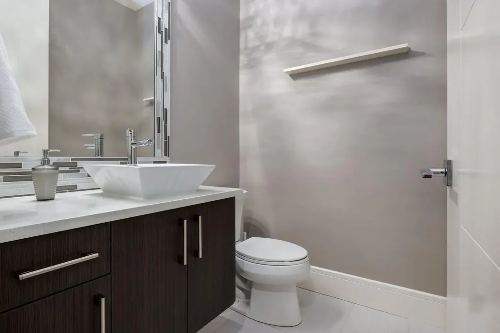 109 Kinniburgh Bay Chestermere AB T1X0M2