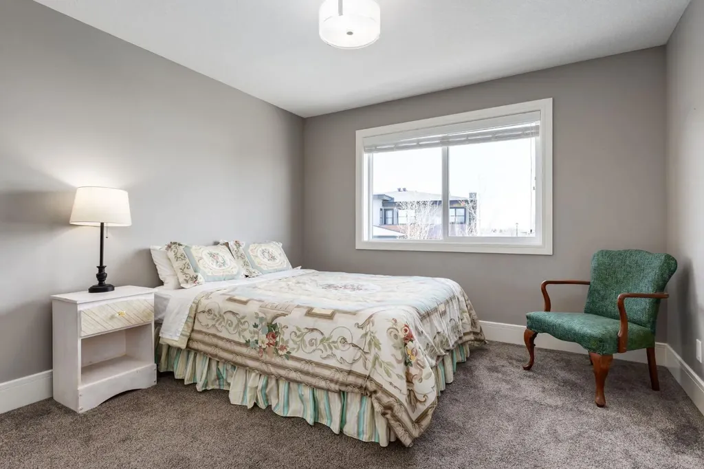 109 Kinniburgh Bay Chestermere AB T1X0M2