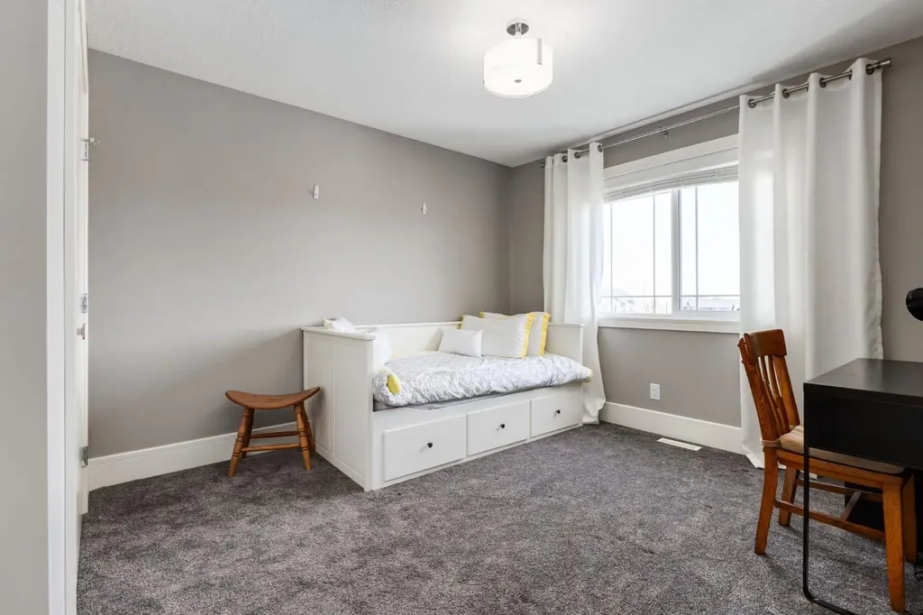 109 Kinniburgh Bay Chestermere AB T1X0M2