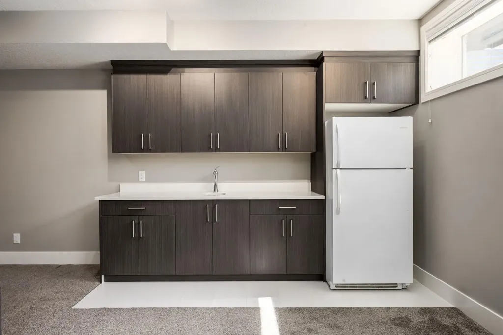109 Kinniburgh Bay Chestermere AB T1X0M2