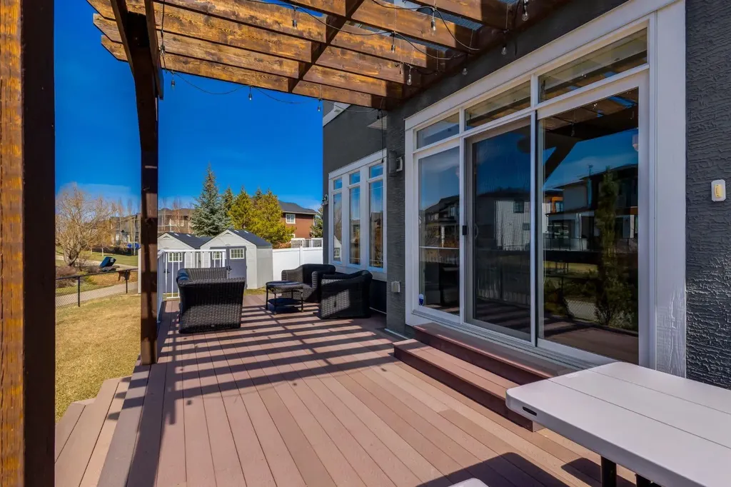 109 Kinniburgh Bay Chestermere AB T1X0M2