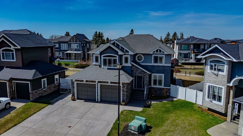 109 Kinniburgh Bay Chestermere AB T1X0M2