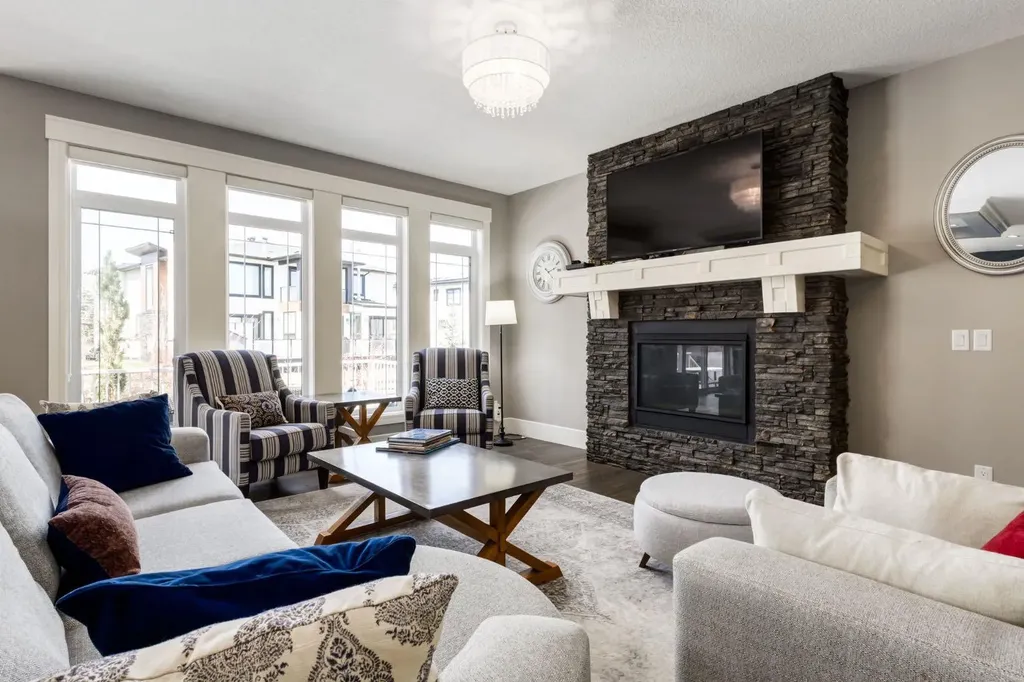 109 Kinniburgh Bay Chestermere AB T1X0M2