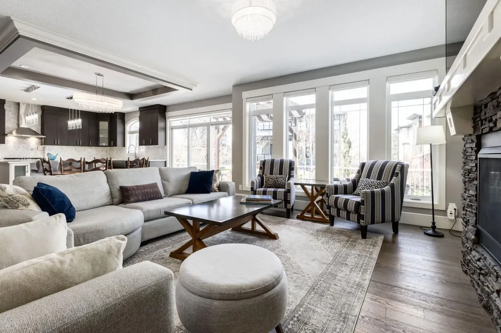 109 Kinniburgh Bay Chestermere AB T1X0M2