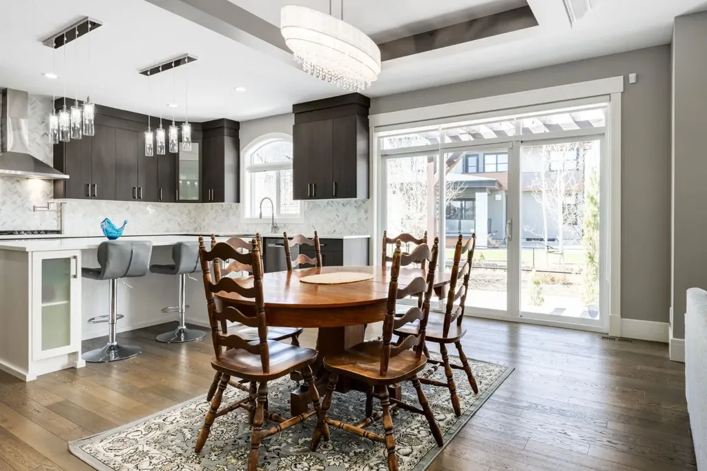 109 Kinniburgh Bay Chestermere AB T1X0M2