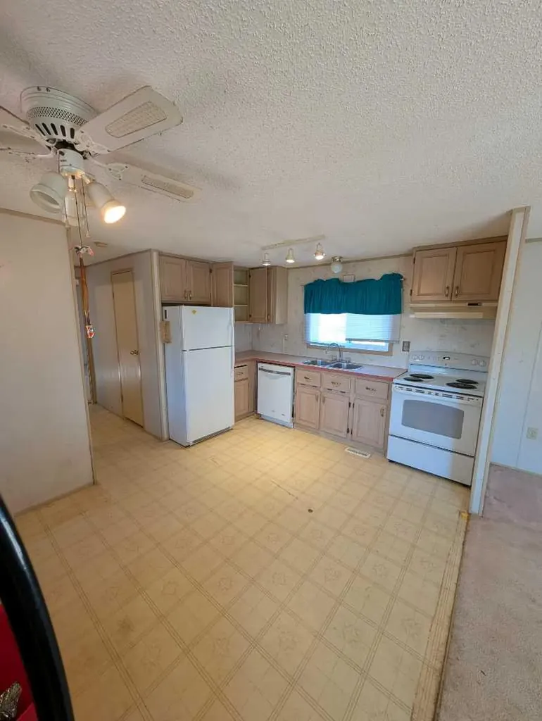 312 Christian Avenue Standard AB T0J3G0