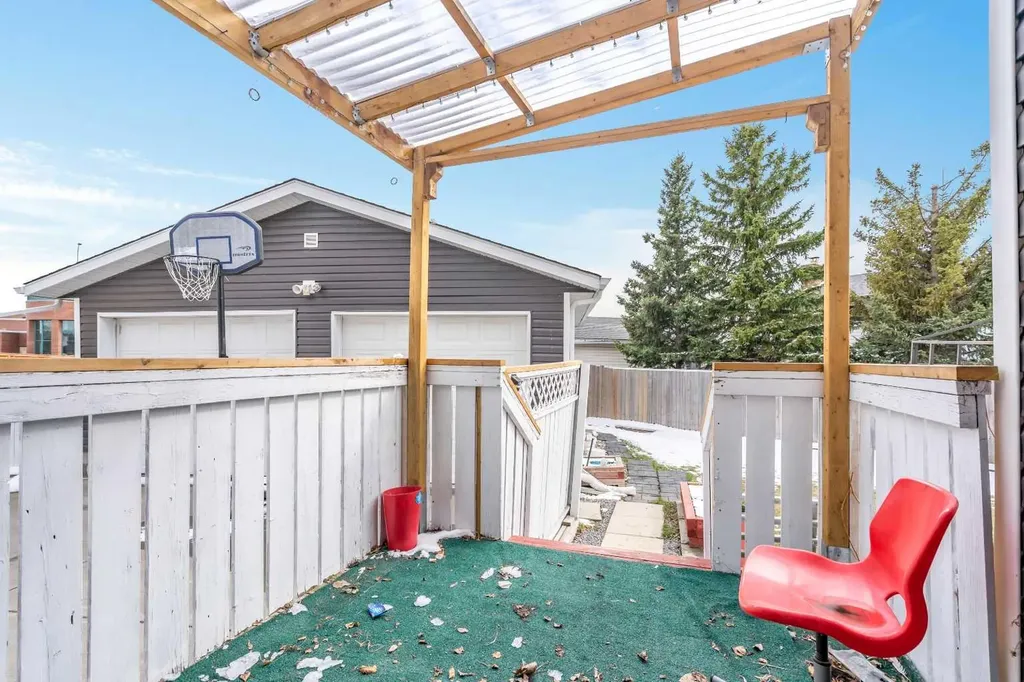 87 Castleglen Road NE Calgary AB T3J 1P2
