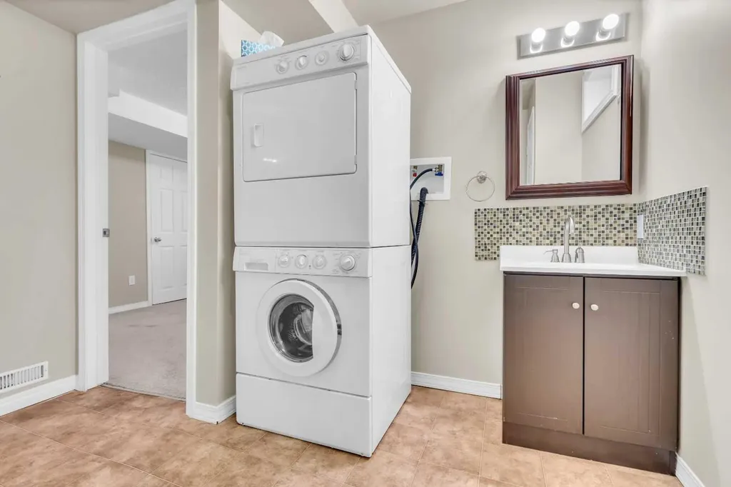 87 Castleglen Road NE Calgary AB T3J 1P2