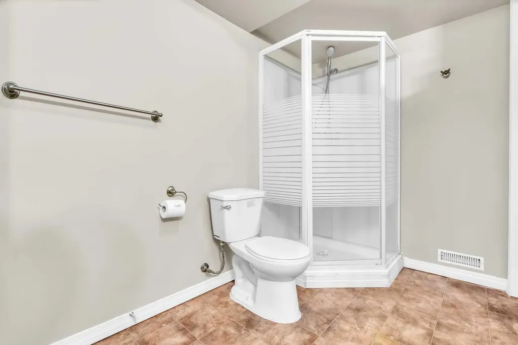 87 Castleglen Road NE Calgary AB T3J 1P2