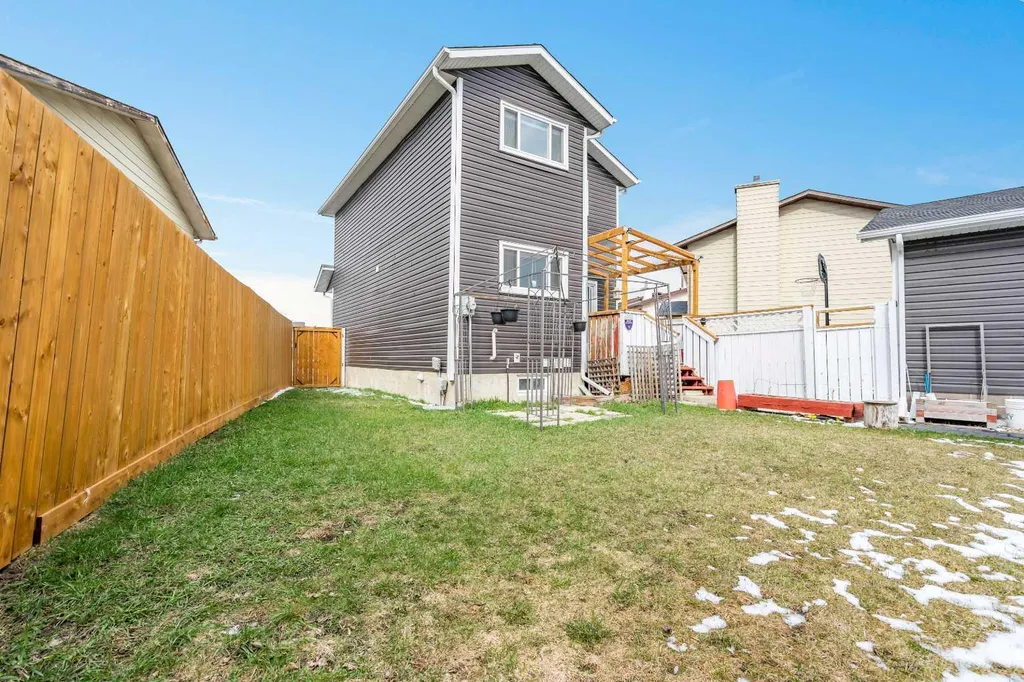 87 Castleglen Road NE Calgary AB T3J 1P2