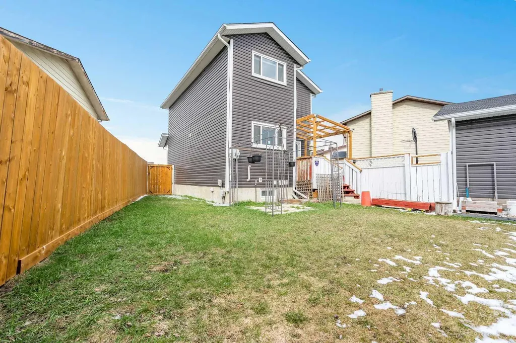 87 Castleglen Road NE Calgary AB T3J 1P2