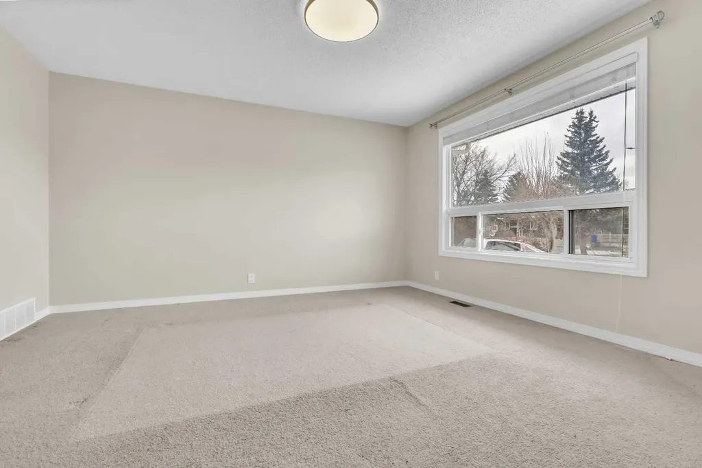 87 Castleglen Road NE Calgary AB T3J 1P2