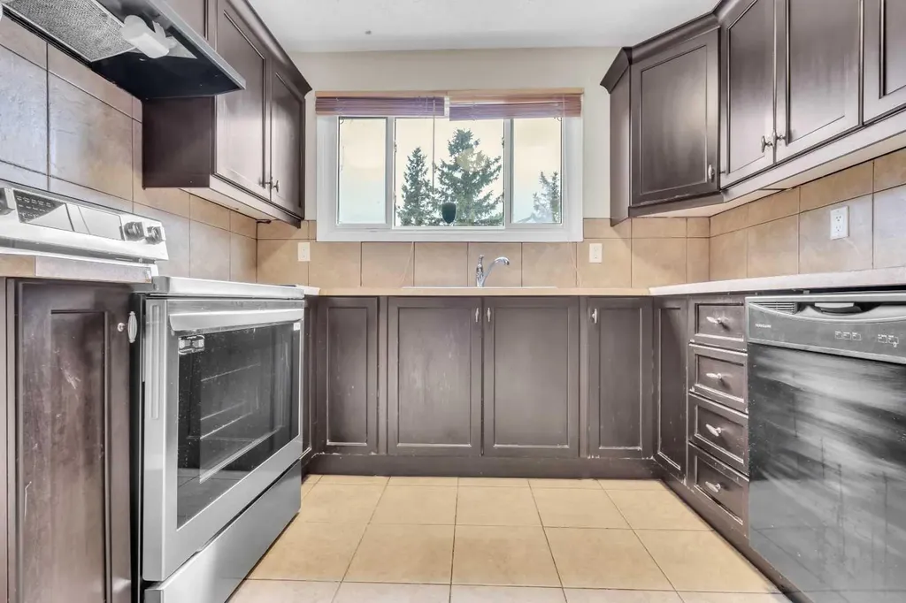 87 Castleglen Road NE Calgary AB T3J 1P2