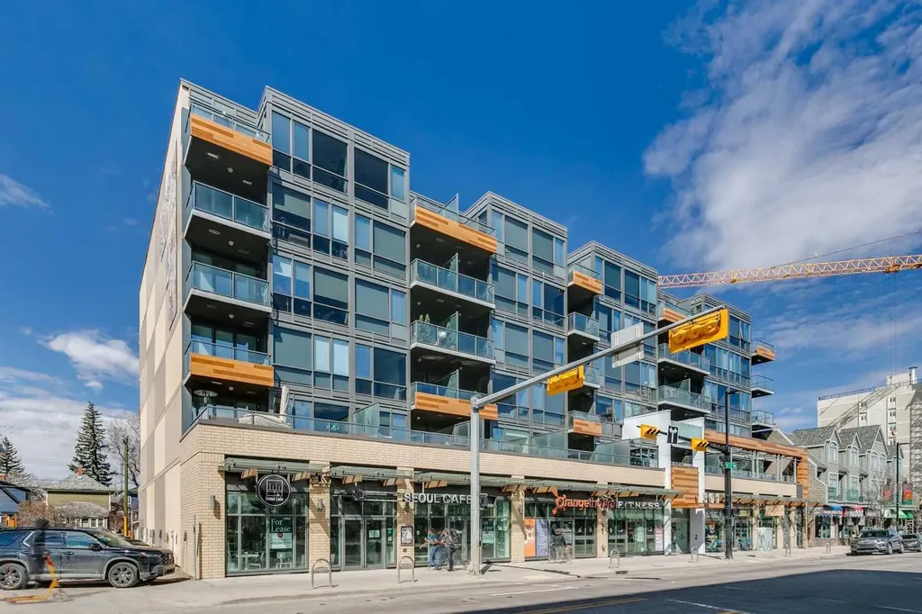 301 10 Street NW Calgary AB T2N 1V5