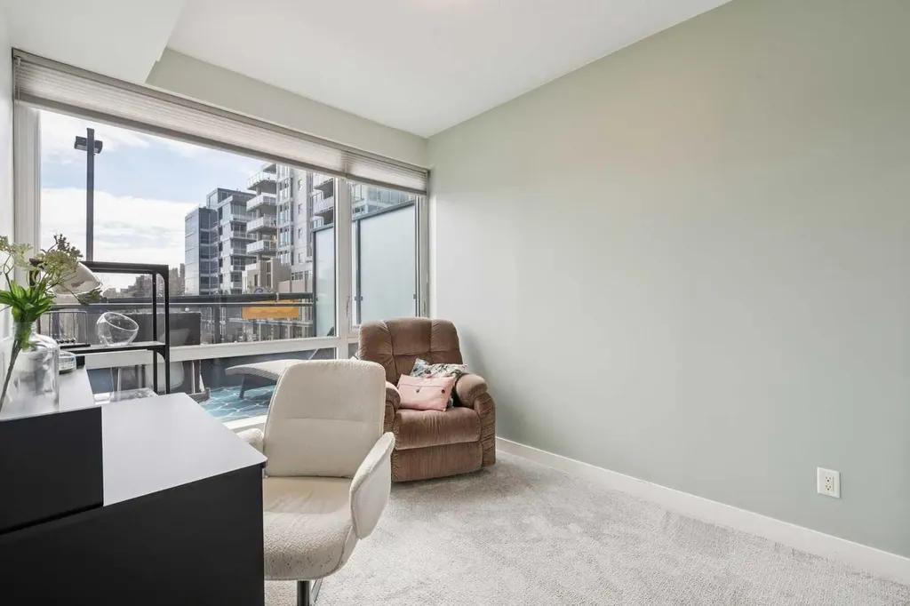 301 10 Street NW Calgary AB T2N 1V5