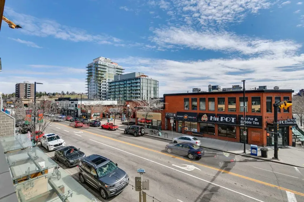301 10 Street NW Calgary AB T2N 1V5