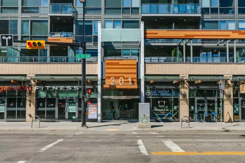301 10 Street NW Calgary AB T2N 1V5