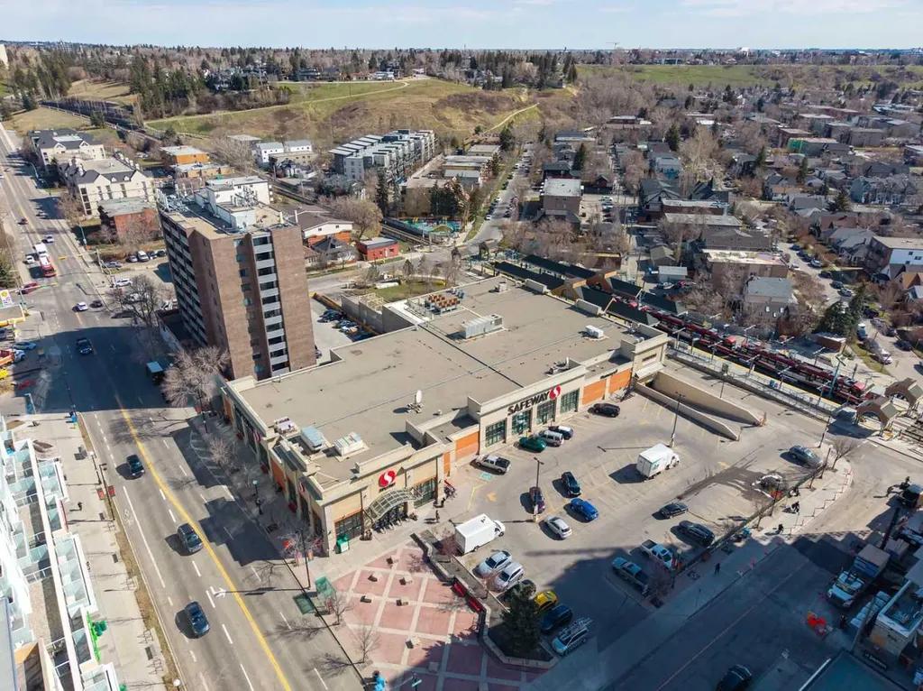 301 10 Street NW Calgary AB T2N 1V5