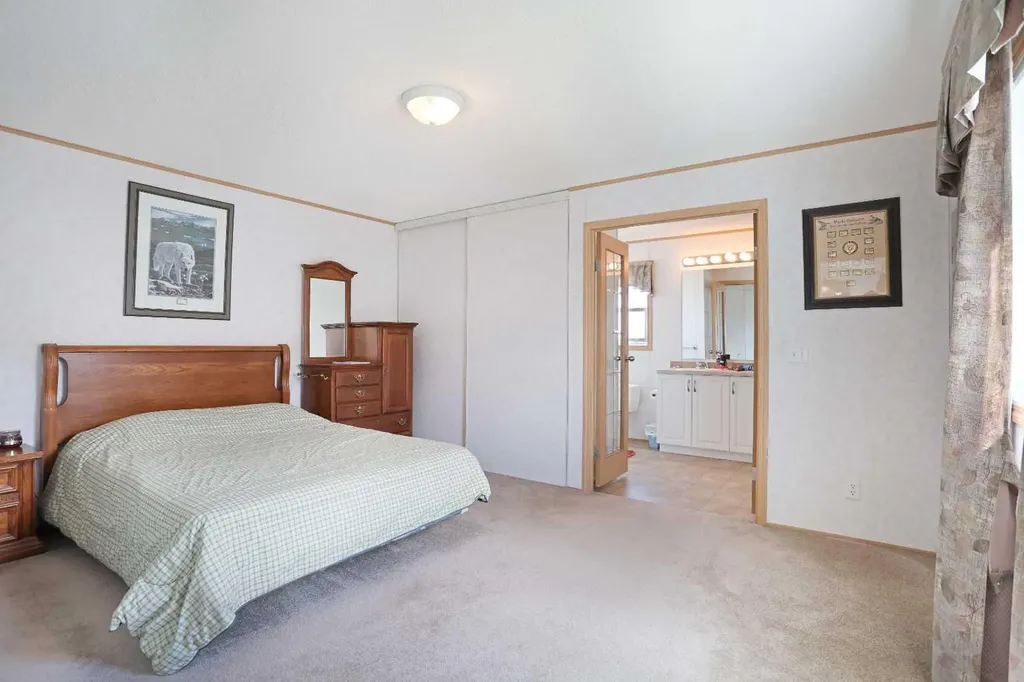 45 Meadowplace Crescent E Brooks AB T1R 0R5