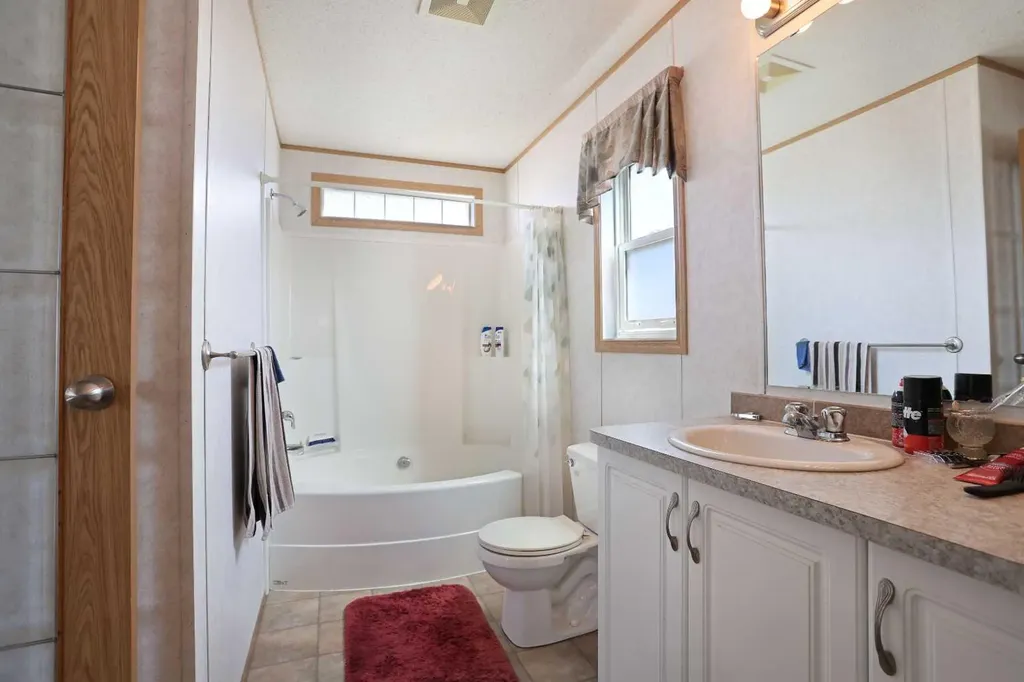45 Meadowplace Crescent E Brooks AB T1R 0R5