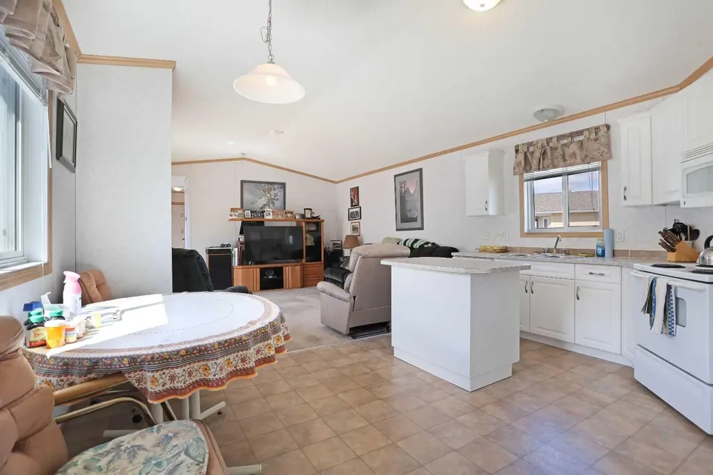 45 Meadowplace Crescent E Brooks AB T1R 0R5