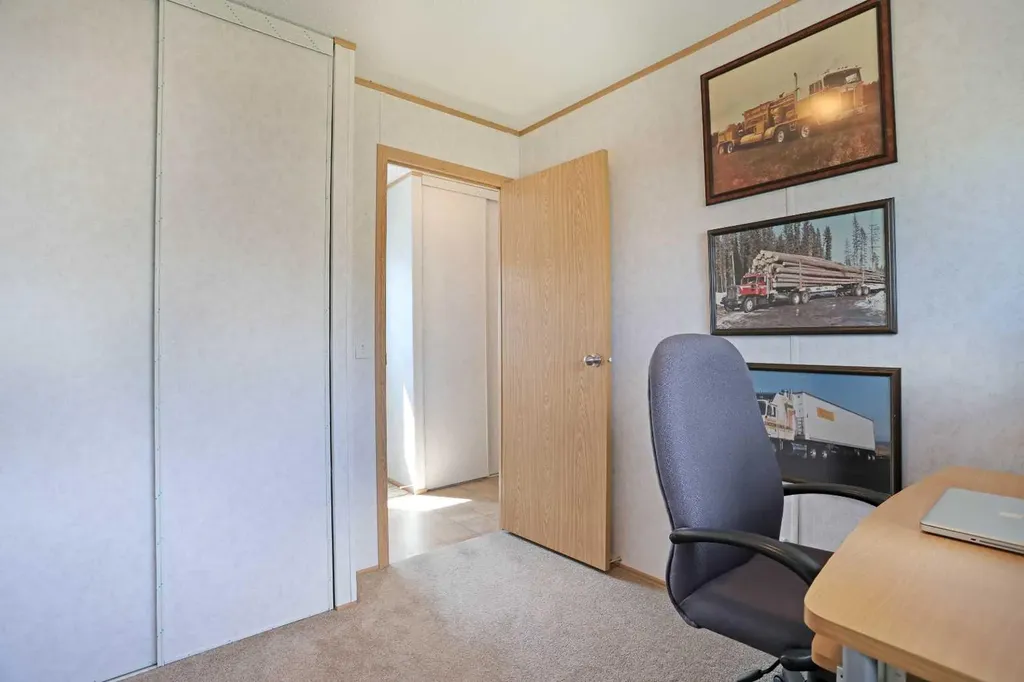 45 Meadowplace Crescent E Brooks AB T1R 0R5