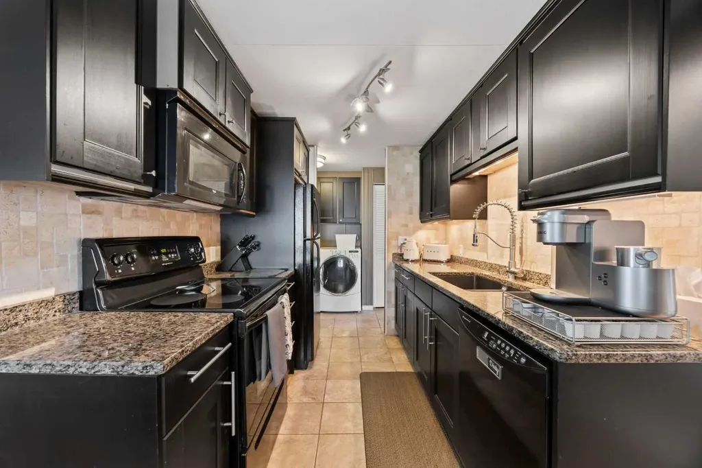 828 West Chestermere Chestermere AB T1X 1B6