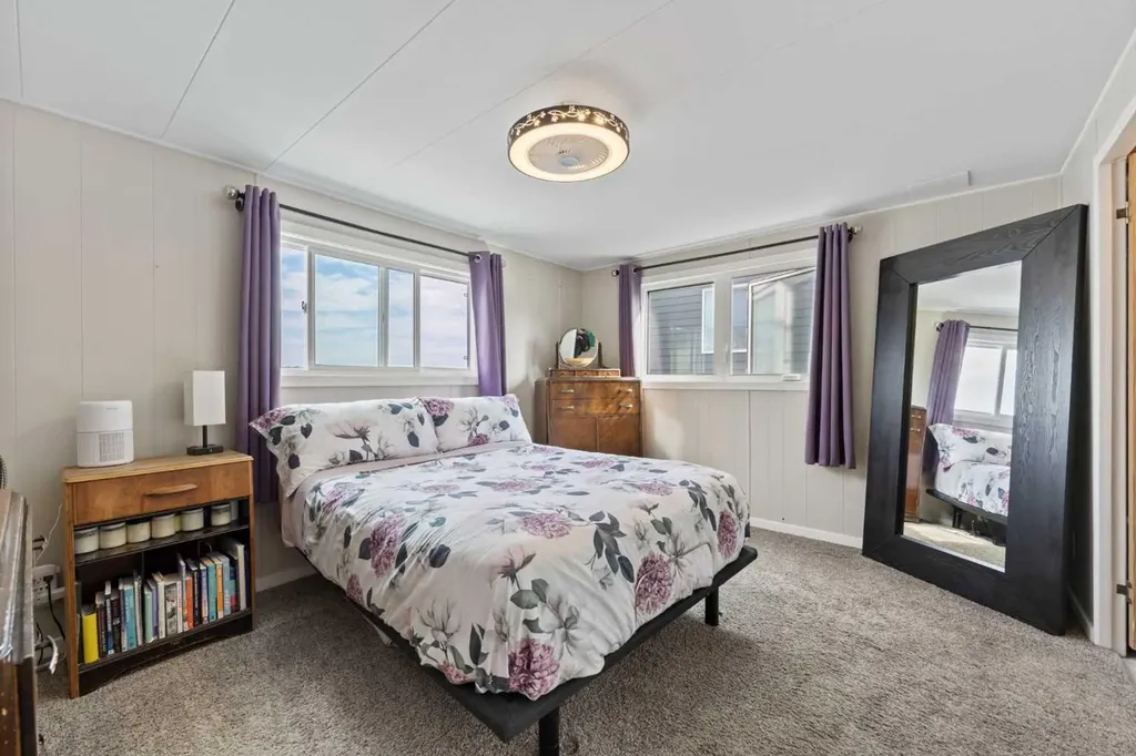 828 West Chestermere Chestermere AB T1X 1B6