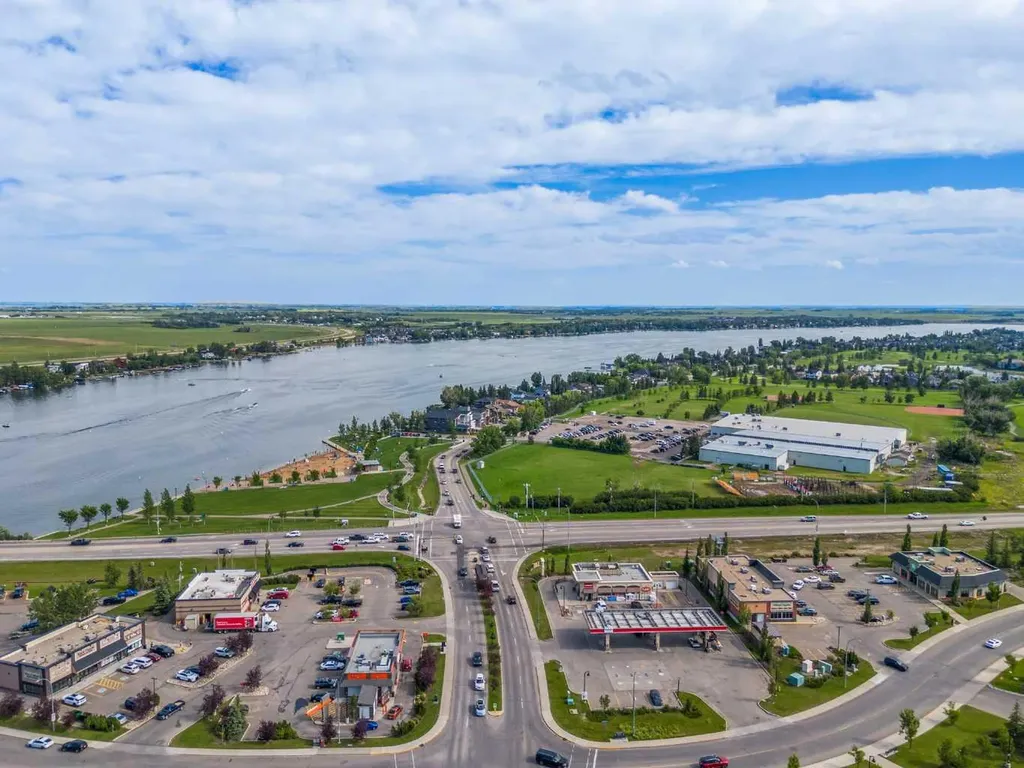 828 West Chestermere Chestermere AB T1X 1B6